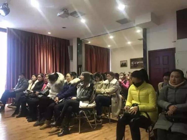 【报道】读谱与琴谱版本的选择|QG刮刮乐艺术家鲍释贤大师班洛阳站圆满结束。诤悠担